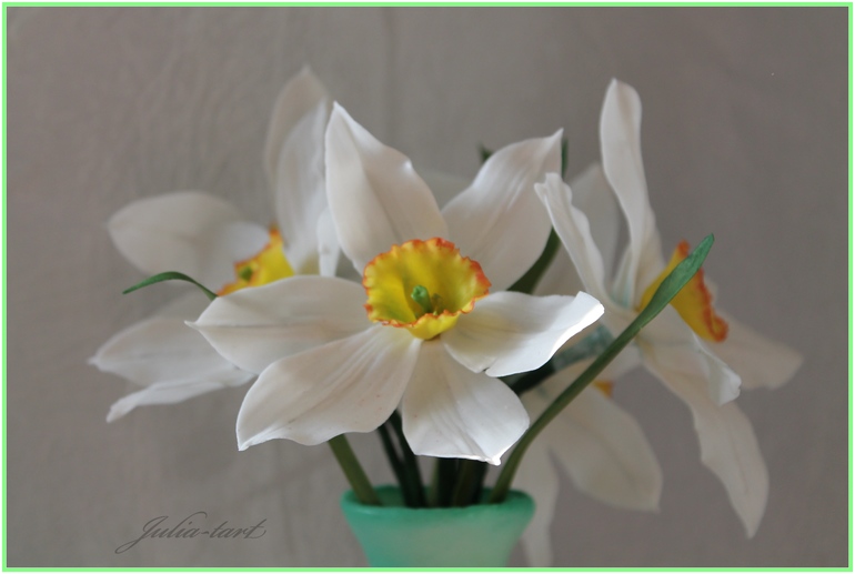 "Столик портнихи"