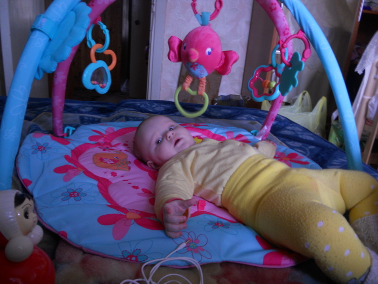 7 месяцев. И мы закончили с прививками!))))