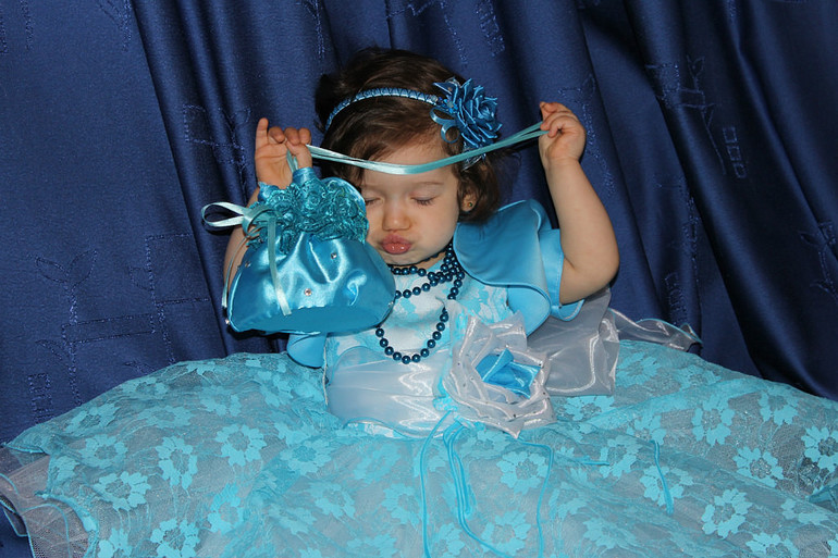 Продаю два платья, очень красивые!