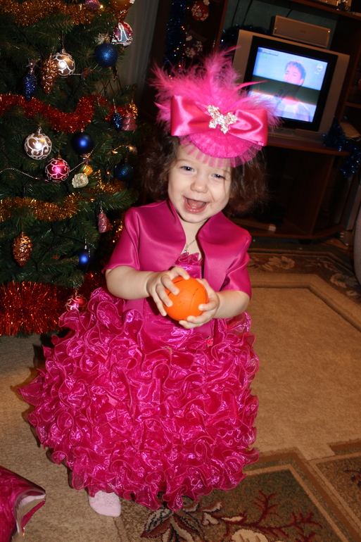 Продаю два платья, очень красивые!