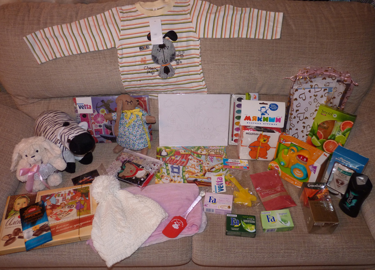 Пришла посылочка с подарочками!))