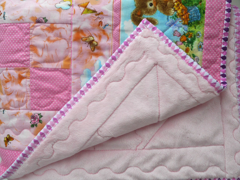 Детское лоскутное одеяло.