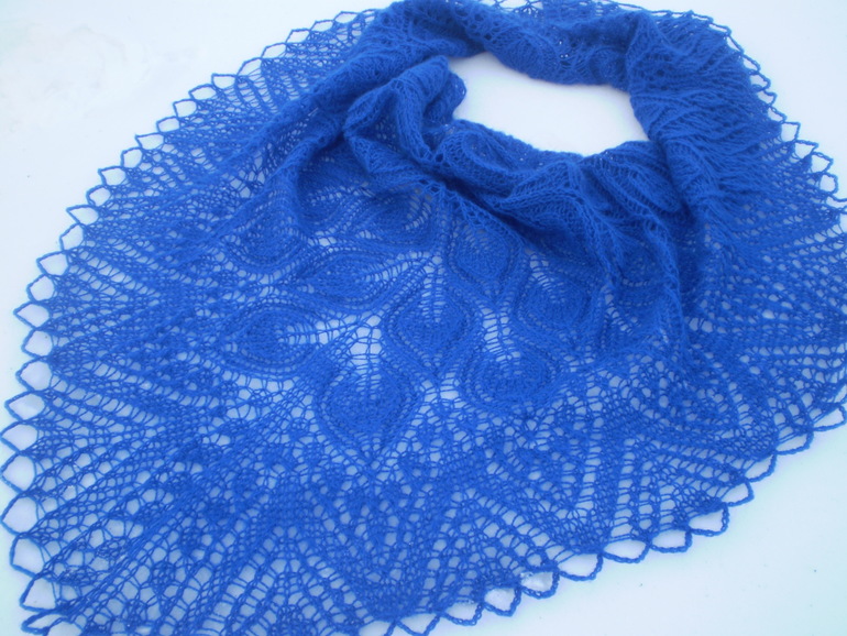 Моя новая шаль "Leaves Dansing"