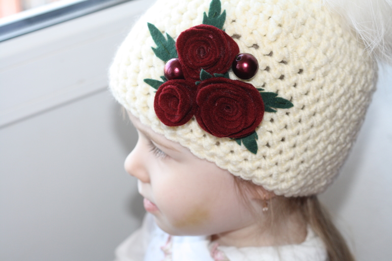 ну вот малыши и осели на шапочке