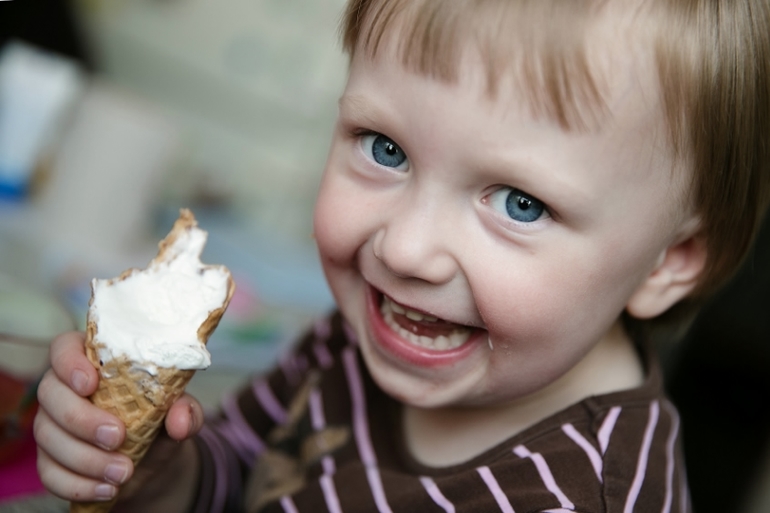 мороженого много не бывает)))