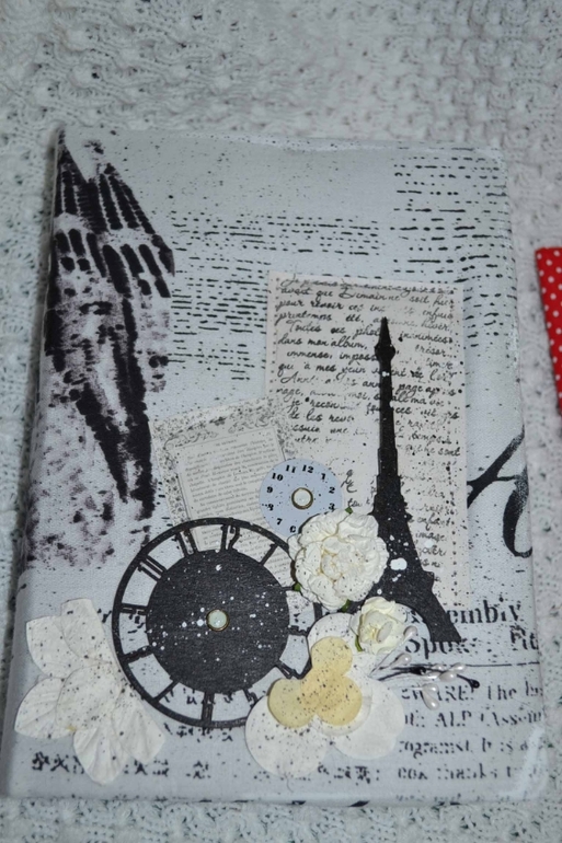 Белый,черный и красный