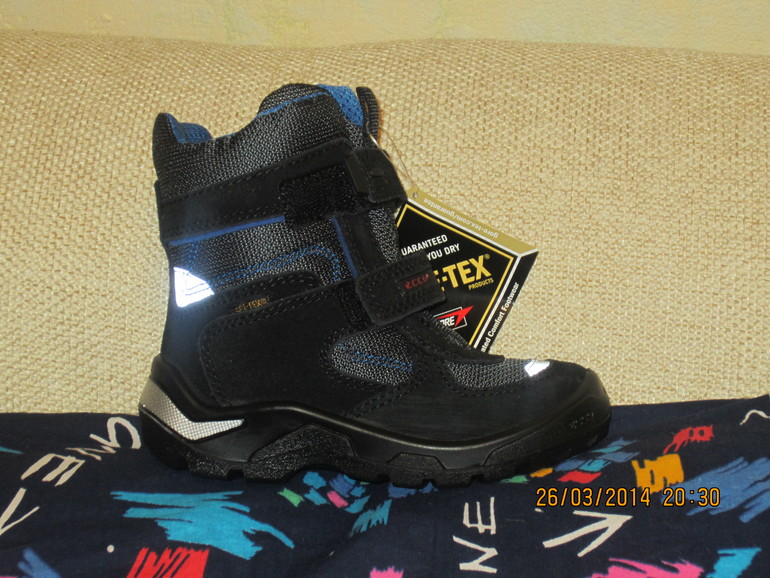 Новые ботиночки Ecco Gore-Tex для мальчика 26р.