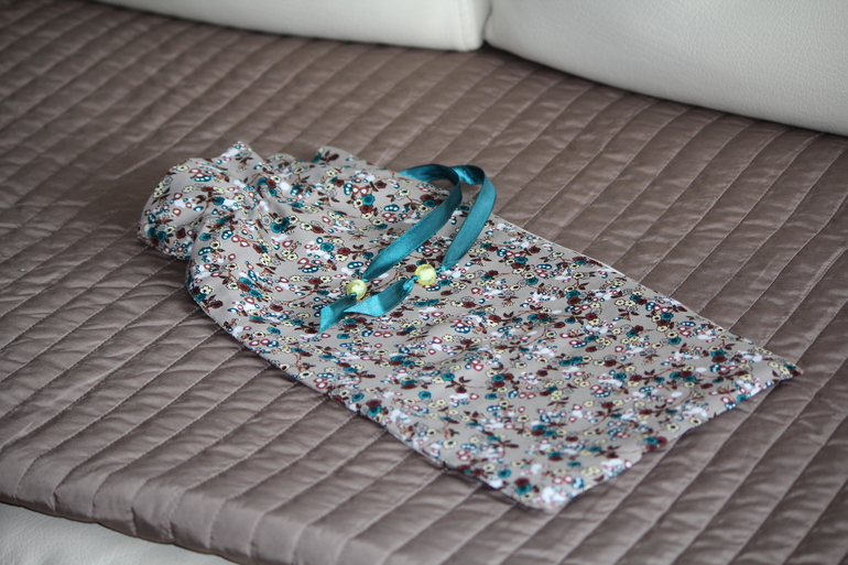 Мой "долгострой" доделан и пристроен )) Мешочек для белья!