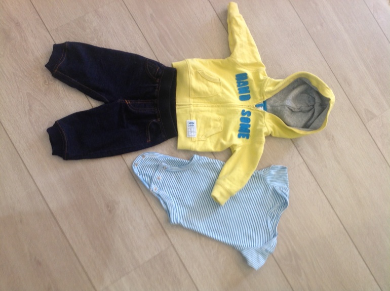 Костюмчик на мальчика carters 3 месяца 500р
