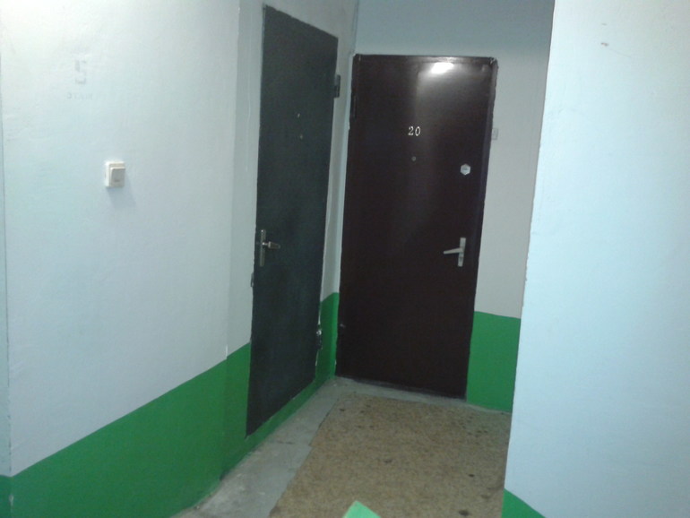 Захват соседом больше половины тамбура