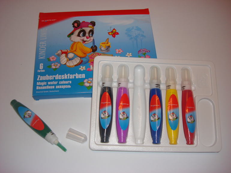 Наши творческие пятиминутки в годик. Рисование.