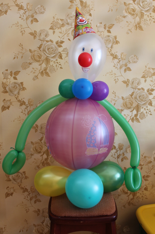 Сотворила сыночку на ДР клоуна из шаров