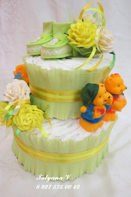 Яркий торт из памперсов