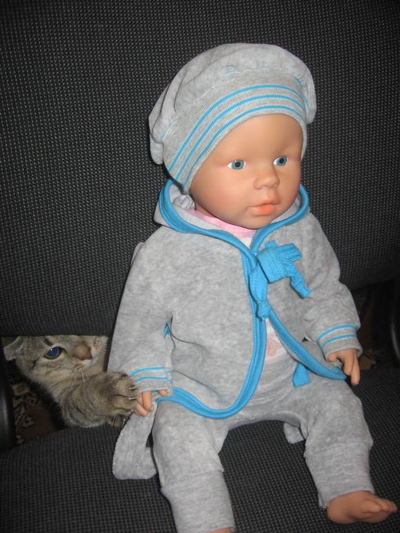 Костюмчик для куклы.