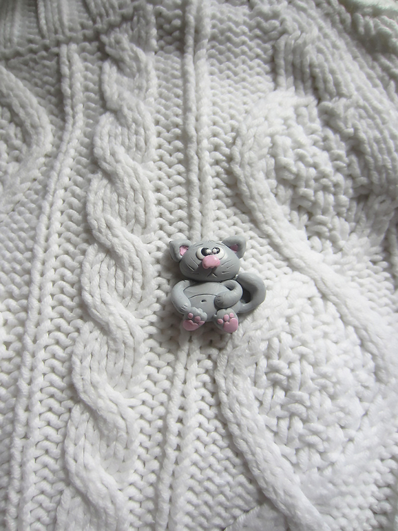 Мультяшные брошки)))