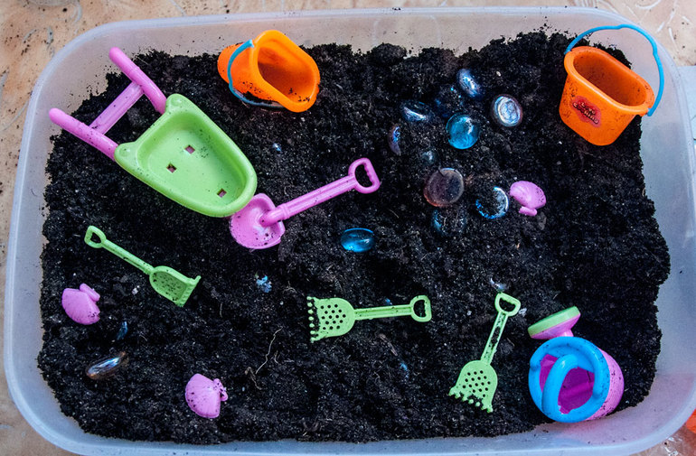 Грязевая сенсорная коробка )