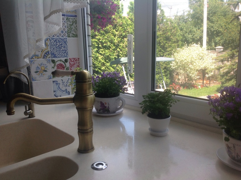 Кусочек прованса на подоконнике