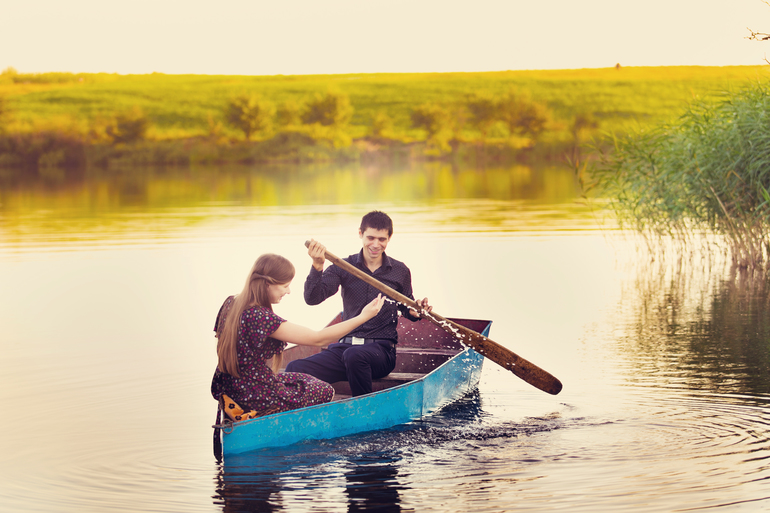 Здесь ЛЮБОВЬ...