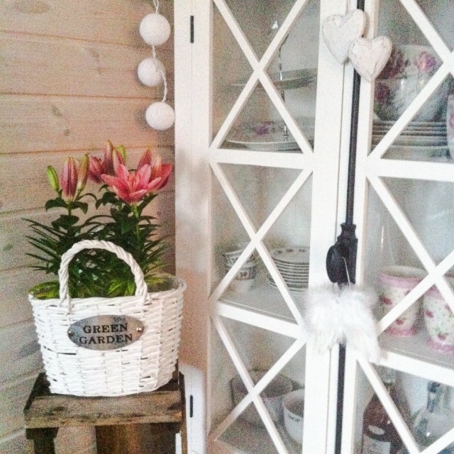 Vitrineskap - Скандинавский сервант