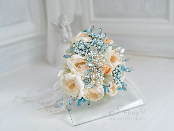 Новые букеты из брошей и новый стиль:-)