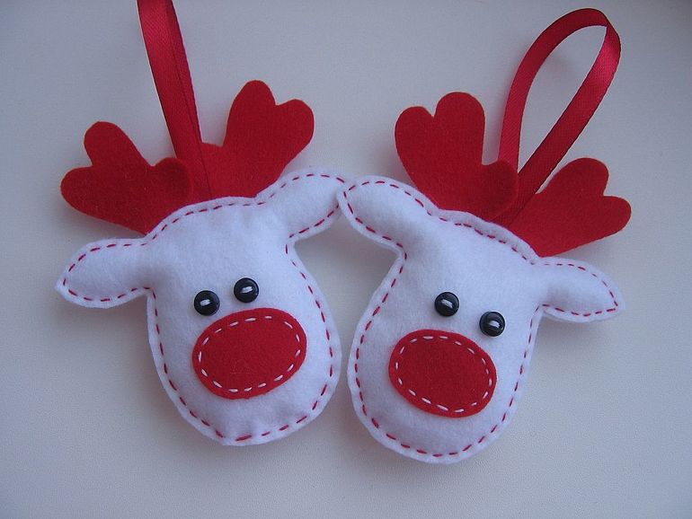 Белое с красным