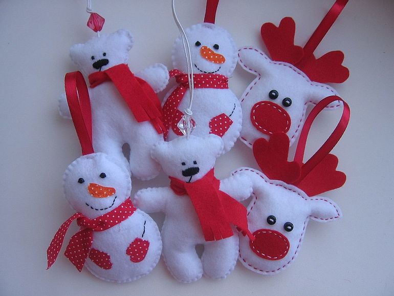 Белое с красным