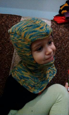 Связала шлемик сынишке)