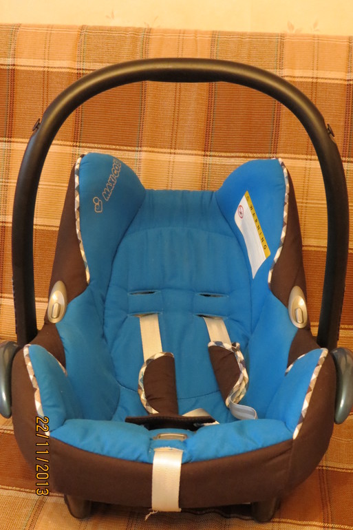 Продам автокресло Maxi-Cosi CabrioFix. Группа 0+ (0-13 кг)