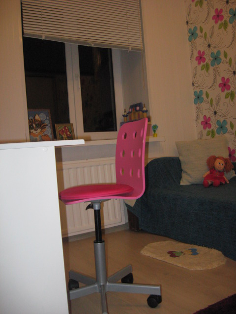 Детская для девочки(перепланировка одной комнаты в две).Исправилась с фото