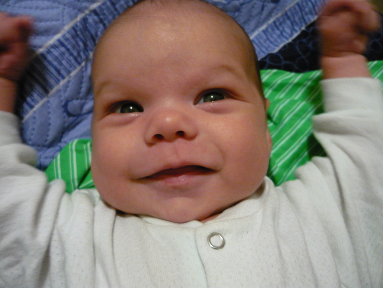 Наша жизнь в 2,5 месяца. Режим дня и успехи Мишутки.