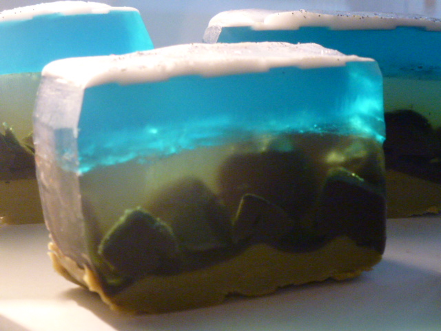 Замерзший пруд