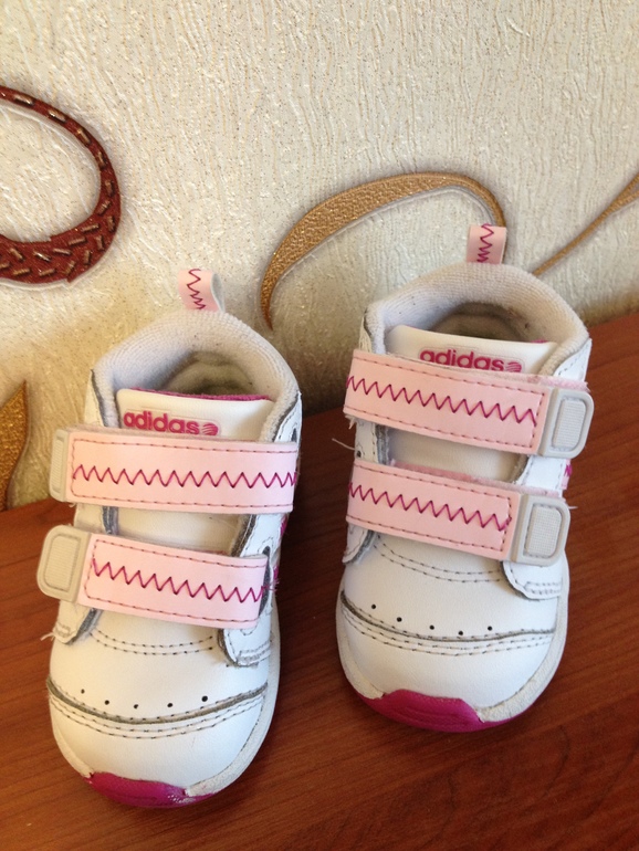 Кроссовки Adidas (оригинал) р.18-700 руб.