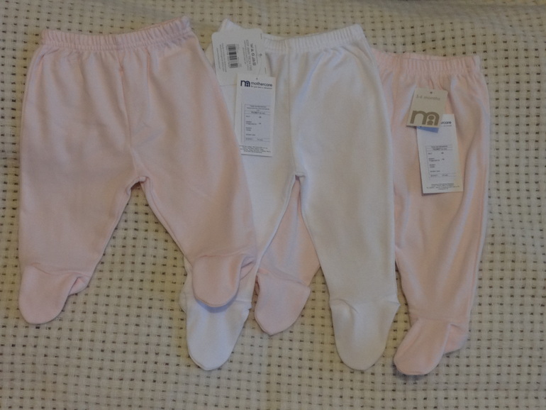 Кажется меня занесло... или первые вещички для малышки