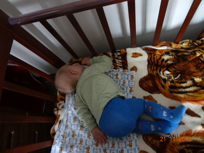 Сон на животе