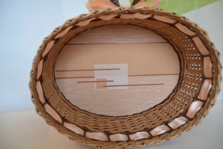 Овальная шкатулка для рукоделий