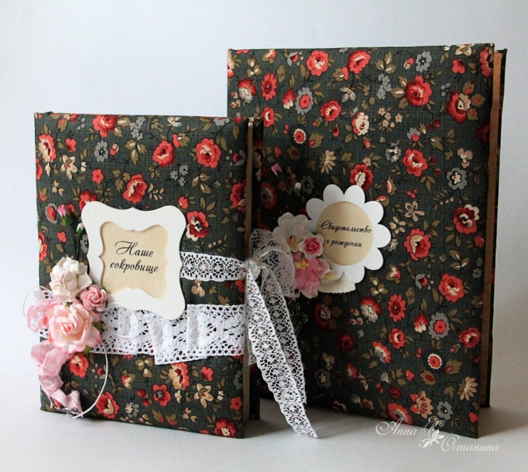 Блокнот и папка для свидетельства