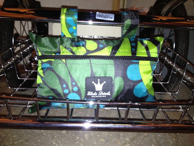 Примеряла модный дождевик-снеговик на Graco Evo и Knorr baby Classic