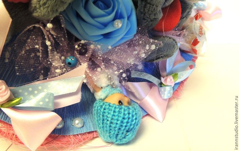 Букет из игрушек "Дочки & Сыночки" с конфетами