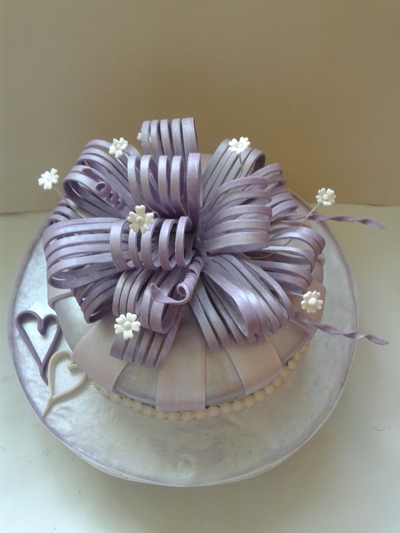 Торт -нервотреп)))как покрывать мастикой зауженный книзу торт??плиз!!)