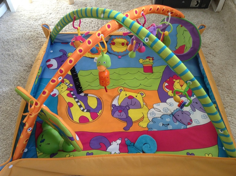 Продаю развивающий коврик Tiny Love