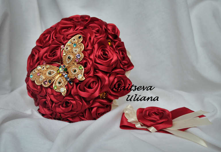 Букетик "Бабочка"  и к нему свадебный набор