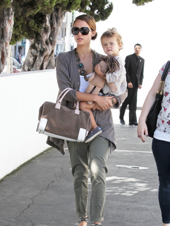 как выглядеть стильно молодым мамочкам?