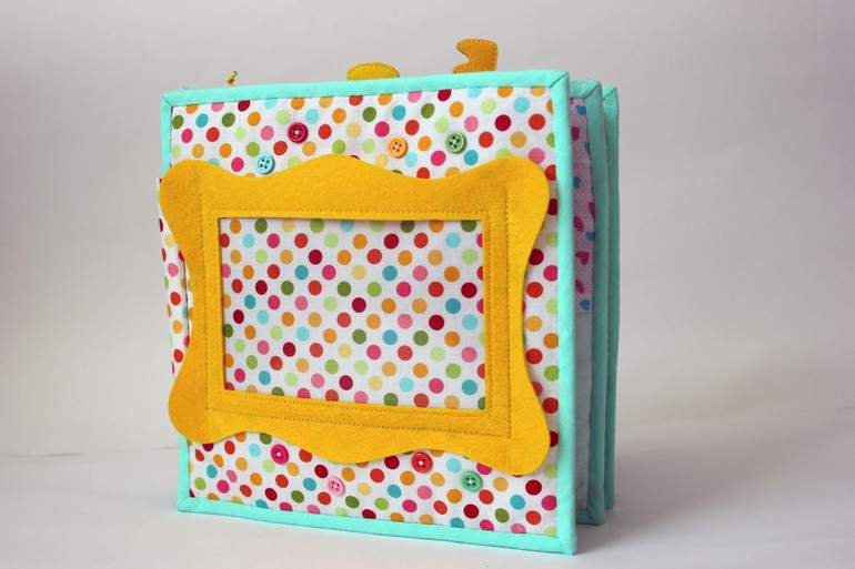 Развивающие книжки, развивающие игрушки.