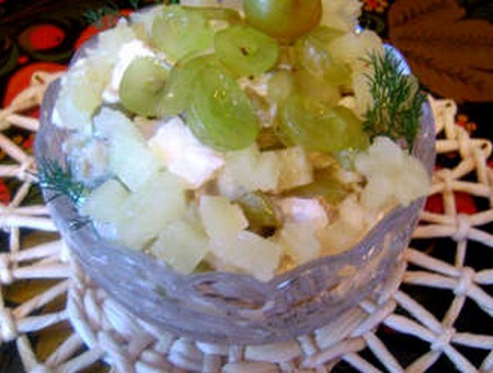 Новогодний стол 2014 салат Вальдорф с виноградом и курицей