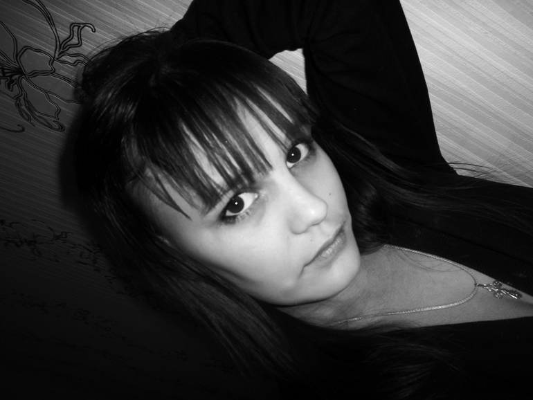 Какой цвет волос мне больше подходит???И стоит ли так коротко стричь волосы?