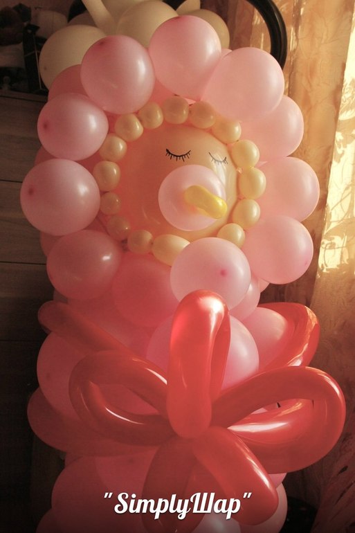 Фигуры из шаров для выписки из роддмома!