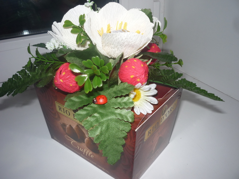 Здравствуйте девочки! Долго не могла решиться выложить свои работы, я новичок в свит-дизайне. Но насмотрелась Вашей красоты и очень захотелось узнать мнение профессионалов. Так что не судитестрого...