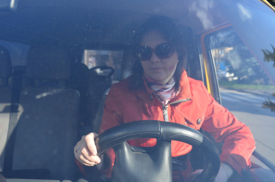 Многодетная мама за рулём - отличный пример для окружающих :)