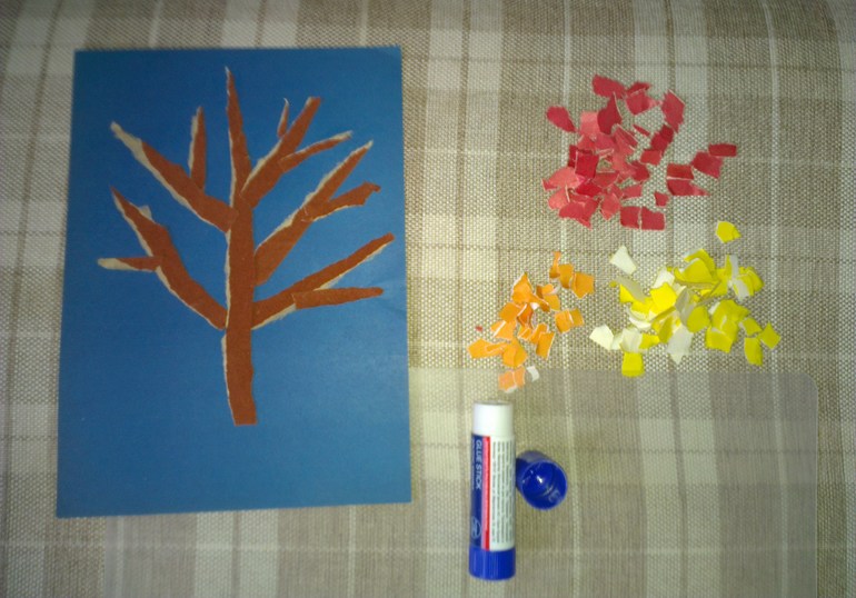 Танцуют листья свой прощальный блюз!