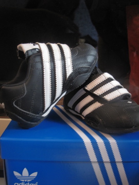 Обувь разная, детская.